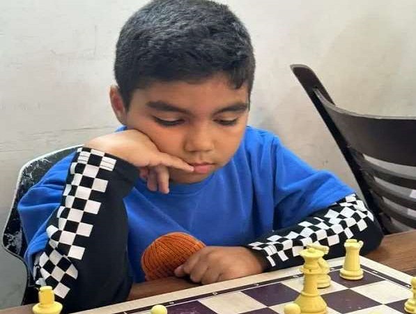 کسب مقام اول  فرزند  یکی از کارکنان گاز گلستان در رقابت های ورزشی شطرنج   پسران بندرترکمن